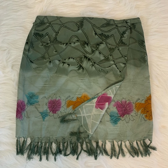Floral Ombré Wrap Sarong with Waist Tie and Fringe Size Medium - Picture 6 of 6
